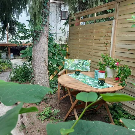 Zarda Utcai Apartament