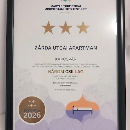 شقة Zarda Utcai