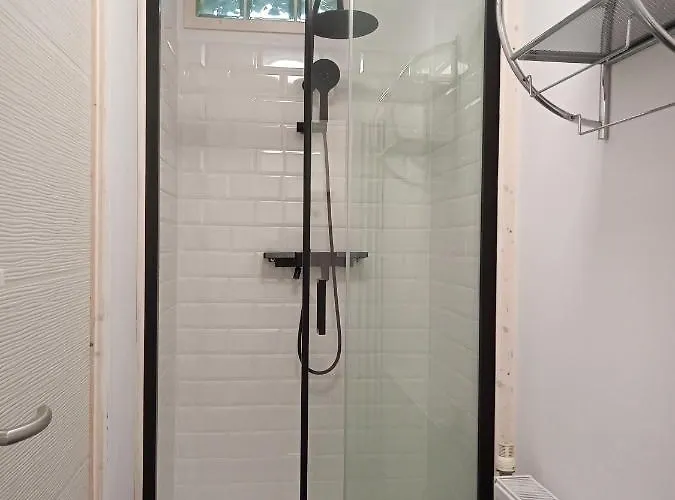 Apartament Zarda Utcai *