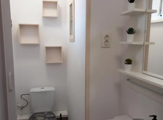 Apartament Zarda Utcai *